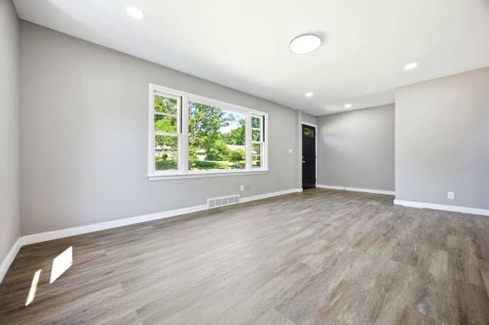 731 James, ROCKFORD, Illinois 61107, 5 Bedrooms Bedrooms, ,2 BathroomsBathrooms,House,For Sale,James,202604540