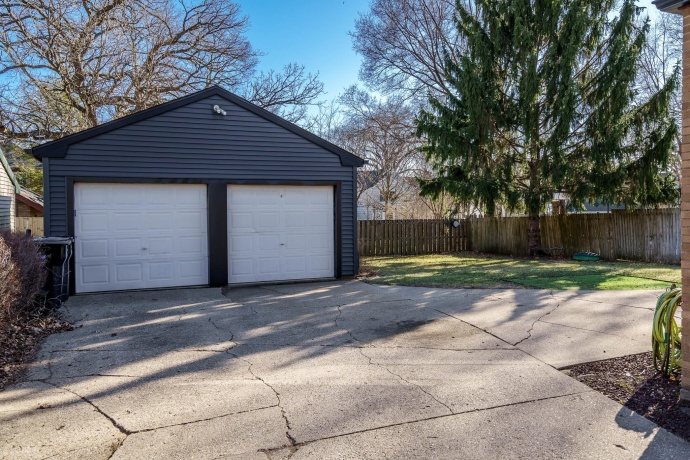 1656 Oakwood, BELOIT, Wisconsin 53511, 4 Bedrooms Bedrooms, ,3 BathroomsBathrooms,House,For Sale,Oakwood,202601714