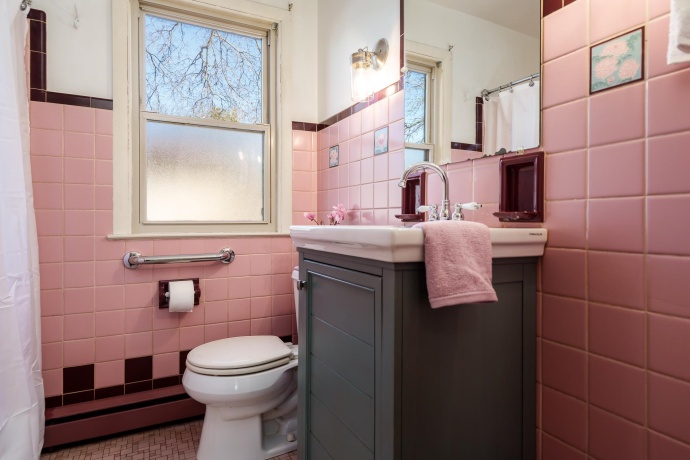 1656 Oakwood, BELOIT, Wisconsin 53511, 4 Bedrooms Bedrooms, ,3 BathroomsBathrooms,House,For Sale,Oakwood,202601714