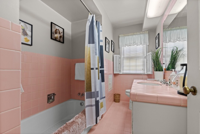 1611 Oakdale, ROCKFORD, Illinois 61108, 3 Bedrooms Bedrooms, ,2 BathroomsBathrooms,House,For Sale,Oakdale,202604542