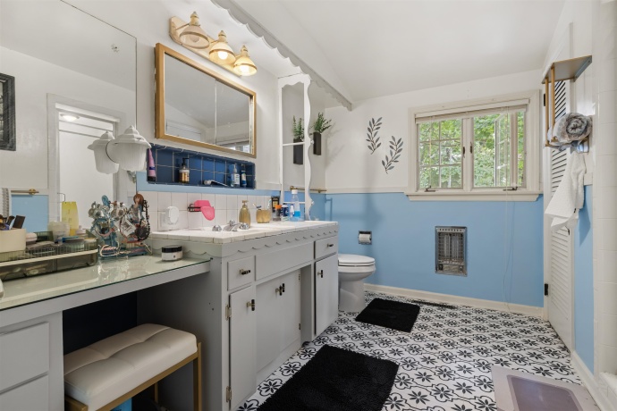 1611 Oakdale, ROCKFORD, Illinois 61108, 3 Bedrooms Bedrooms, ,2 BathroomsBathrooms,House,For Sale,Oakdale,202604542