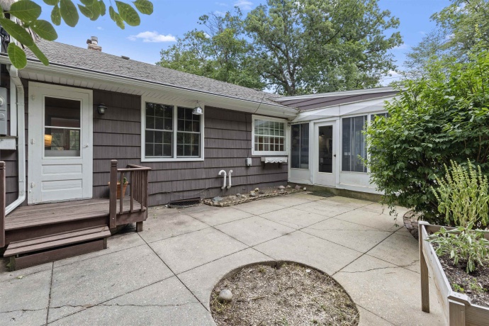 1611 Oakdale, ROCKFORD, Illinois 61108, 3 Bedrooms Bedrooms, ,2 BathroomsBathrooms,House,For Sale,Oakdale,202604542