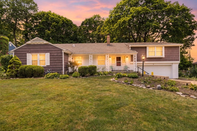 1611 Oakdale, ROCKFORD, Illinois 61108, 3 Bedrooms Bedrooms, ,2 BathroomsBathrooms,House,For Sale,Oakdale,202604542