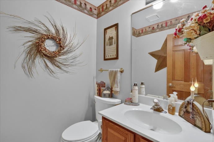 2976 Wedgewood, DEKALB, Illinois 60115, 4 Bedrooms Bedrooms, ,2 BathroomsBathrooms,House,For Sale,Wedgewood,202604523