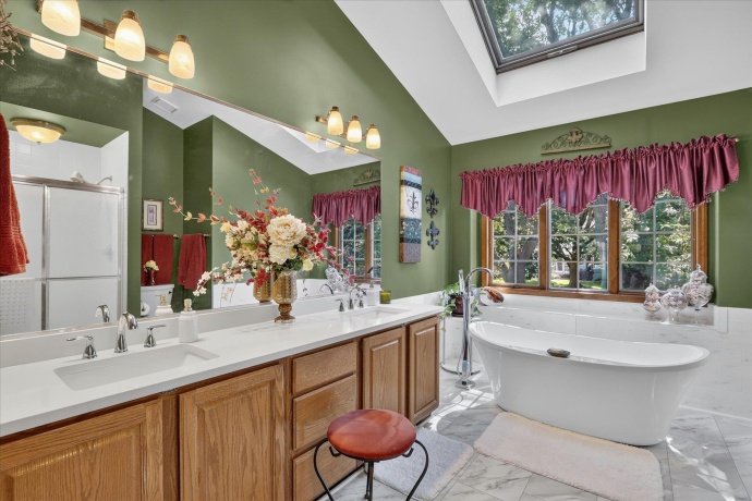 2976 Wedgewood, DEKALB, Illinois 60115, 4 Bedrooms Bedrooms, ,2 BathroomsBathrooms,House,For Sale,Wedgewood,202604523