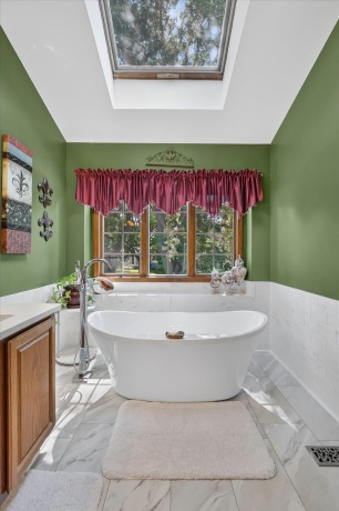 2976 Wedgewood, DEKALB, Illinois 60115, 4 Bedrooms Bedrooms, ,2 BathroomsBathrooms,House,For Sale,Wedgewood,202604523