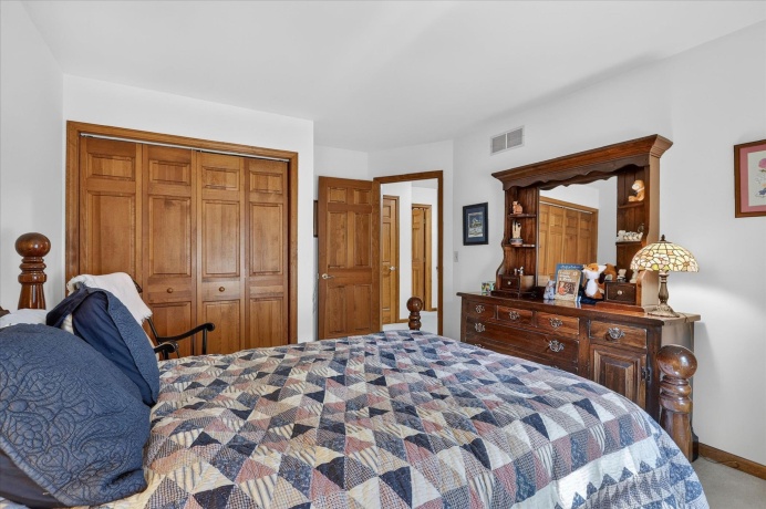 2976 Wedgewood, DEKALB, Illinois 60115, 4 Bedrooms Bedrooms, ,2 BathroomsBathrooms,House,For Sale,Wedgewood,202604523