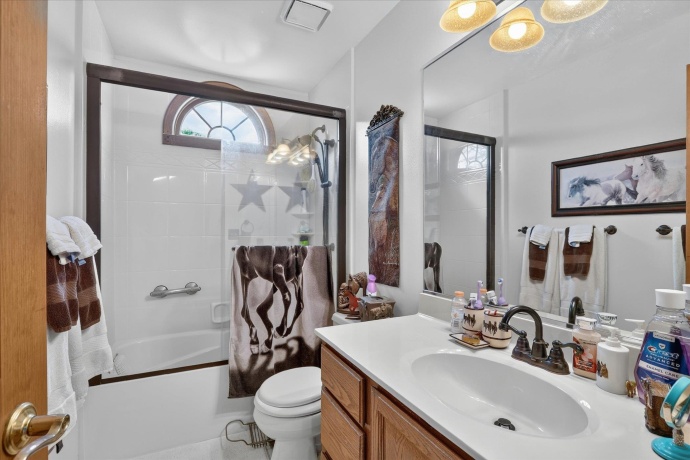2976 Wedgewood, DEKALB, Illinois 60115, 4 Bedrooms Bedrooms, ,2 BathroomsBathrooms,House,For Sale,Wedgewood,202604523