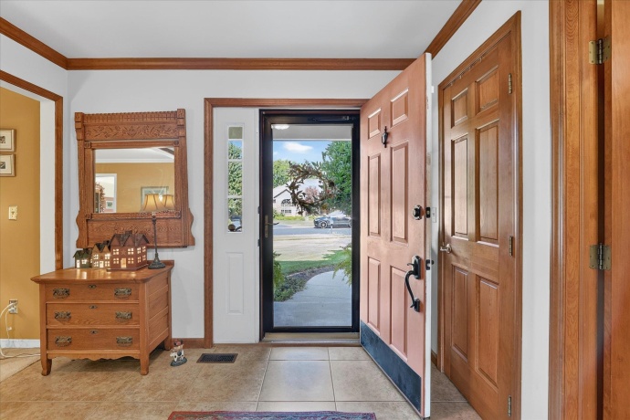 2976 Wedgewood, DEKALB, Illinois 60115, 4 Bedrooms Bedrooms, ,2 BathroomsBathrooms,House,For Sale,Wedgewood,202604523