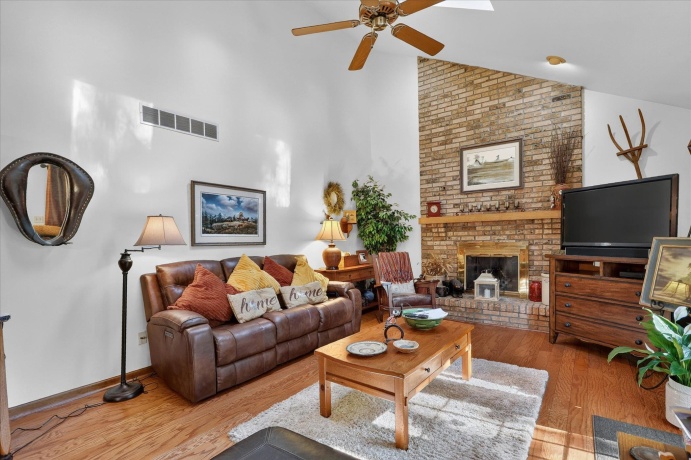 2976 Wedgewood, DEKALB, Illinois 60115, 4 Bedrooms Bedrooms, ,2 BathroomsBathrooms,House,For Sale,Wedgewood,202604523