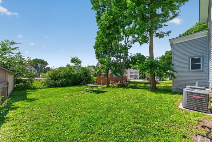 807 GARFIELD, BELVIDERE, Illinois 61008, ,2 Units,For Sale,GARFIELD,202604552