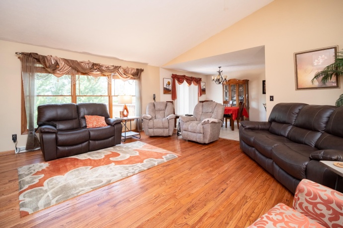 300 Gray Hawk, MACHESNEY PARK, Illinois 61115, 3 Bedrooms Bedrooms, ,3 BathroomsBathrooms,House,For Sale,Gray Hawk,202604556