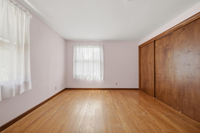 15721 Lakeside, STERLING, Illinois 61081, 4 Bedrooms Bedrooms, ,3 BathroomsBathrooms,House,For Sale,Lakeside,202604560