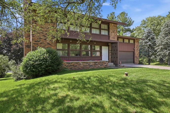 15721 Lakeside, STERLING, Illinois 61081, 4 Bedrooms Bedrooms, ,3 BathroomsBathrooms,House,For Sale,Lakeside,202604560