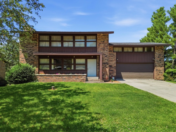 15721 Lakeside, STERLING, Illinois 61081, 4 Bedrooms Bedrooms, ,3 BathroomsBathrooms,House,For Sale,Lakeside,202604560