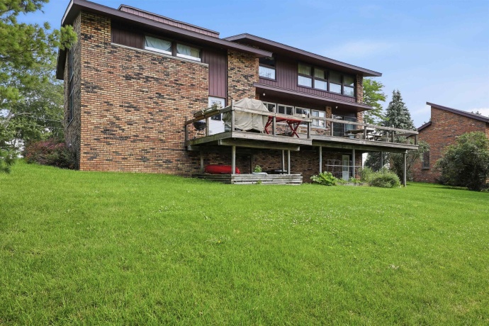15721 Lakeside, STERLING, Illinois 61081, 4 Bedrooms Bedrooms, ,3 BathroomsBathrooms,House,For Sale,Lakeside,202604560