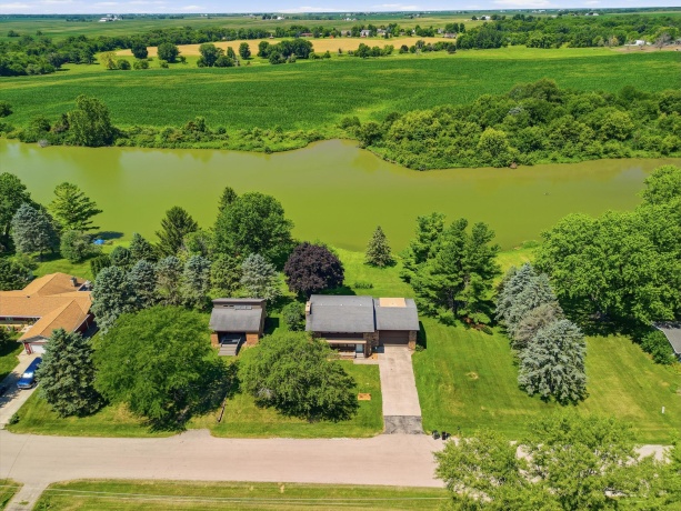 15721 Lakeside, STERLING, Illinois 61081, 4 Bedrooms Bedrooms, ,3 BathroomsBathrooms,House,For Sale,Lakeside,202604560