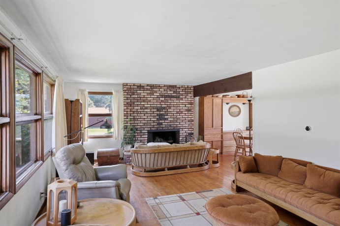 15721 Lakeside, STERLING, Illinois 61081, 4 Bedrooms Bedrooms, ,3 BathroomsBathrooms,House,For Sale,Lakeside,202604560