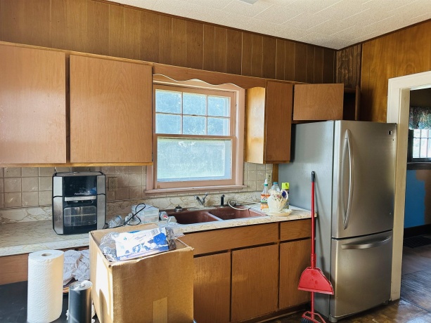 325 Moseley, FREEPORT, Illinois 61032, 3 Bedrooms Bedrooms, ,1 BathroomBathrooms,House,For Sale,Moseley,202604561