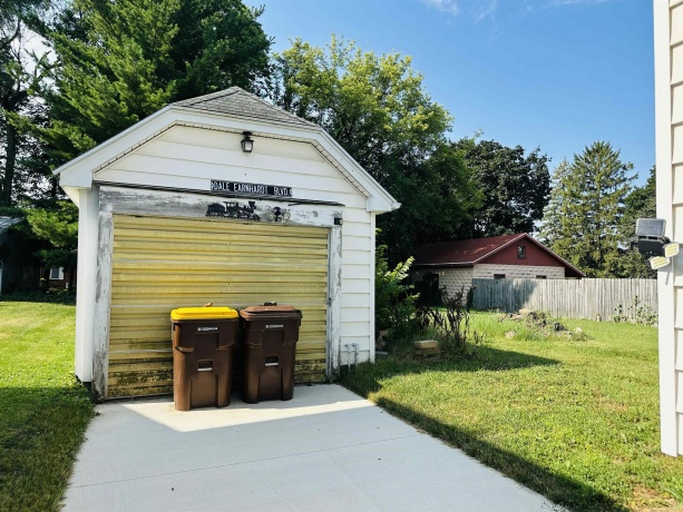325 Moseley, FREEPORT, Illinois 61032, 3 Bedrooms Bedrooms, ,1 BathroomBathrooms,House,For Sale,Moseley,202604561