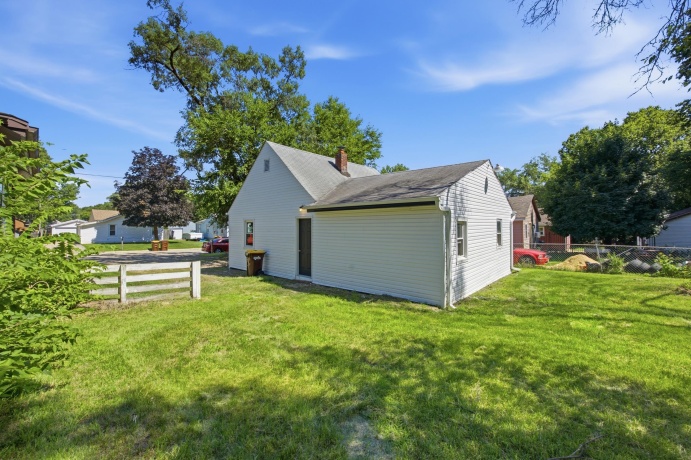 3111 8th, ROCKFORD, Illinois 61109, 2 Bedrooms Bedrooms, ,1 BathroomBathrooms,House,For Sale,8th,202604562