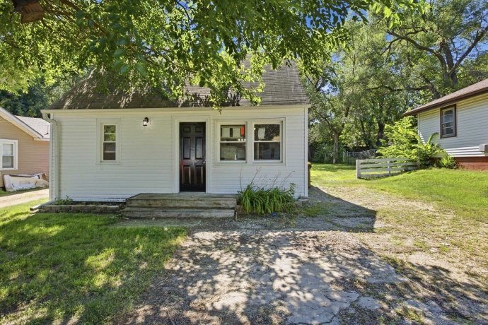 3111 8th, ROCKFORD, Illinois 61109, 2 Bedrooms Bedrooms, ,1 BathroomBathrooms,House,For Sale,8th,202604562