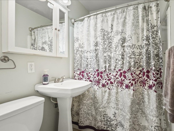 4210 Buckingham, ROCKFORD, Illinois 61107, 2 Bedrooms Bedrooms, ,1 BathroomBathrooms,House,For Sale,Buckingham,202604571