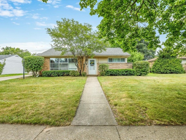 4210 Buckingham, ROCKFORD, Illinois 61107, 2 Bedrooms Bedrooms, ,1 BathroomBathrooms,House,For Sale,Buckingham,202604571