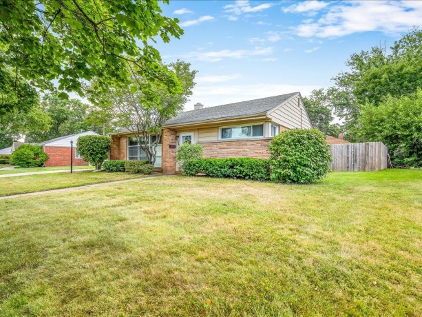 4210 Buckingham, ROCKFORD, Illinois 61107, 2 Bedrooms Bedrooms, ,1 BathroomBathrooms,House,For Sale,Buckingham,202604571