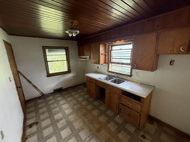 1309 Float, FREEPORT, Illinois 61032, 3 Bedrooms Bedrooms, ,1 BathroomBathrooms,House,For Sale,Float,202604573