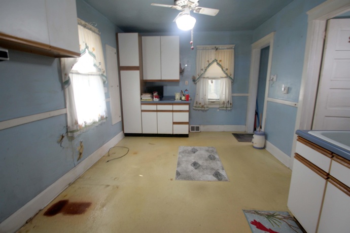 1304 Montague, ROCKFORD, Illinois 61102, 4 Bedrooms Bedrooms, ,2 BathroomsBathrooms,House,For Sale,Montague,202604574