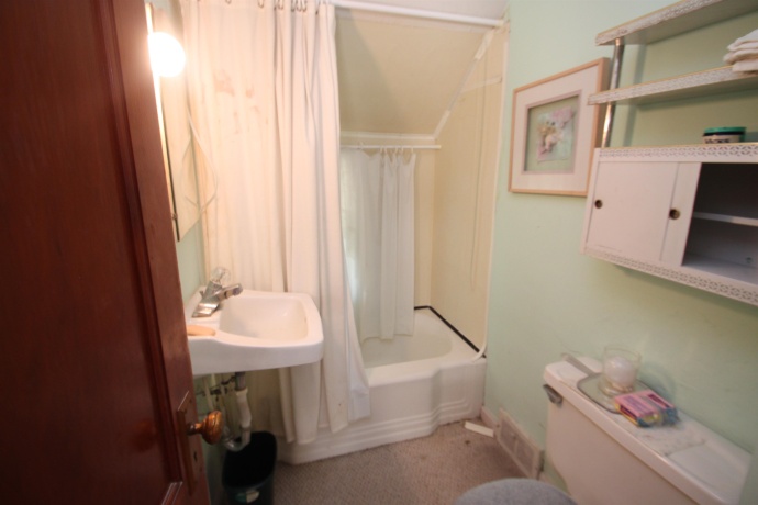 1304 Montague, ROCKFORD, Illinois 61102, 4 Bedrooms Bedrooms, ,2 BathroomsBathrooms,House,For Sale,Montague,202604574