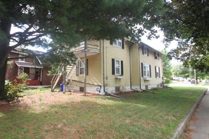 1304 Montague, ROCKFORD, Illinois 61102, 4 Bedrooms Bedrooms, ,2 BathroomsBathrooms,House,For Sale,Montague,202604574