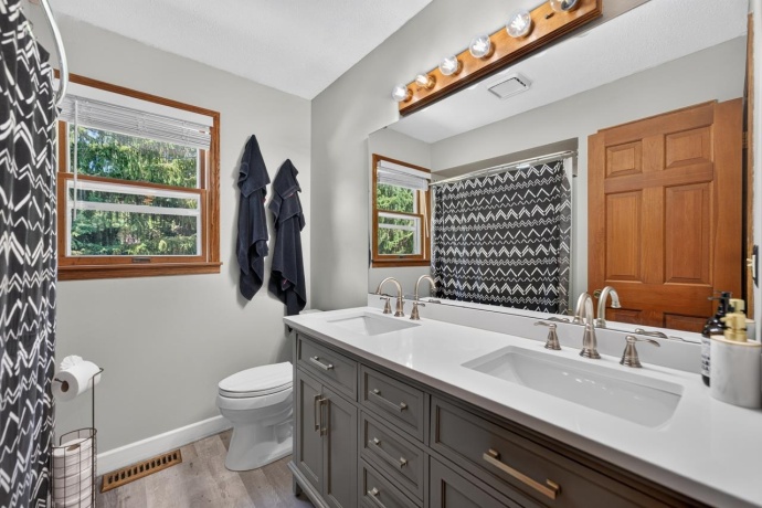 11520 TYSON, ROCKFORD, Illinois 61114, 4 Bedrooms Bedrooms, ,2 BathroomsBathrooms,House,For Sale,TYSON,202604575