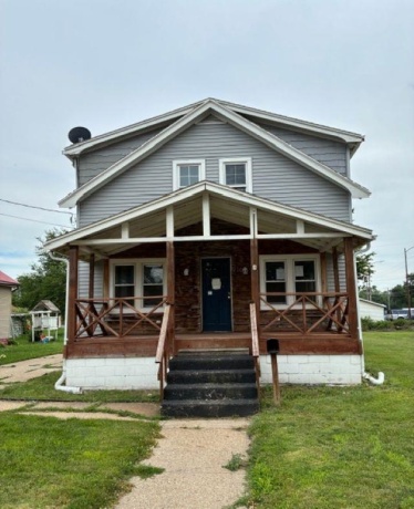 916 Ingersoll, SOUTH BELOIT, Illinois 61080, 4 Bedrooms Bedrooms, ,2 BathroomsBathrooms,House,For Sale,Ingersoll,202604576