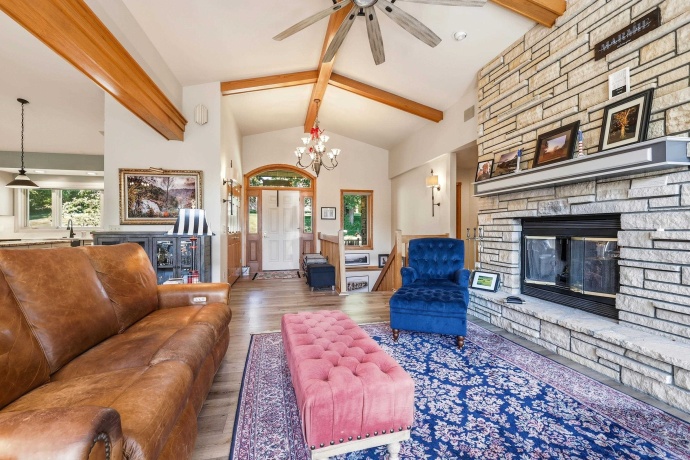 21 Harbor, GALENA, Illinois 61036, 3 Bedrooms Bedrooms, ,3 BathroomsBathrooms,House,For Sale,Harbor,202604580