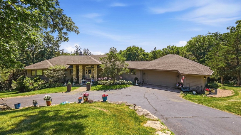 21 Harbor, GALENA, Illinois 61036, 3 Bedrooms Bedrooms, ,3 BathroomsBathrooms,House,For Sale,Harbor,202604580