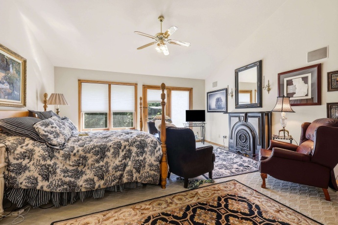 21 Harbor, GALENA, Illinois 61036, 3 Bedrooms Bedrooms, ,3 BathroomsBathrooms,House,For Sale,Harbor,202604580