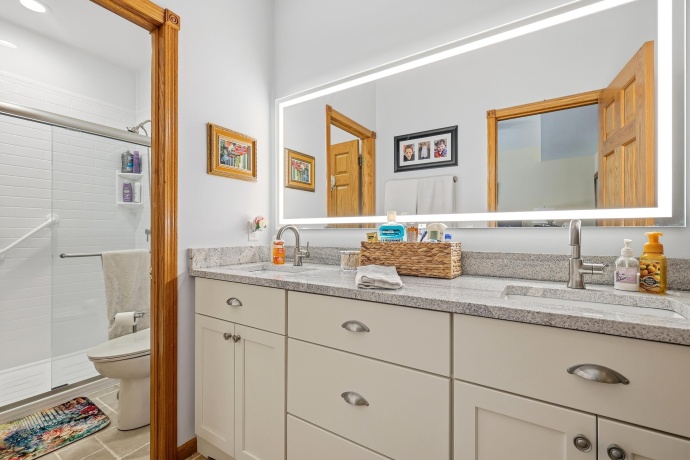 21 Harbor, GALENA, Illinois 61036, 3 Bedrooms Bedrooms, ,3 BathroomsBathrooms,House,For Sale,Harbor,202604580