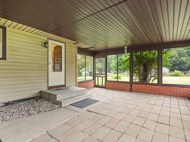 3816 Beach St, ROCKFORD, Illinois 61108, 3 Bedrooms Bedrooms, ,1 BathroomBathrooms,House,For Sale,Beach St,202604581