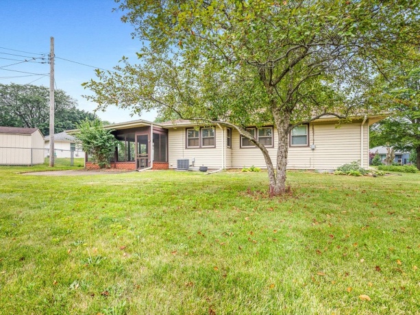 3816 Beach St, ROCKFORD, Illinois 61108, 3 Bedrooms Bedrooms, ,1 BathroomBathrooms,House,For Sale,Beach St,202604581
