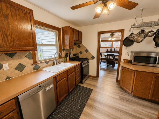 325 Oak Knolls, ROCKFORD, Illinois 61107, 3 Bedrooms Bedrooms, ,2 BathroomsBathrooms,House,For Sale,Oak Knolls,202604582
