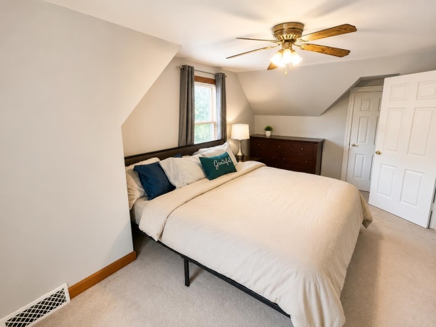 325 Oak Knolls, ROCKFORD, Illinois 61107, 3 Bedrooms Bedrooms, ,2 BathroomsBathrooms,House,For Sale,Oak Knolls,202604582
