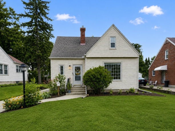 325 Oak Knolls, ROCKFORD, Illinois 61107, 3 Bedrooms Bedrooms, ,2 BathroomsBathrooms,House,For Sale,Oak Knolls,202604582