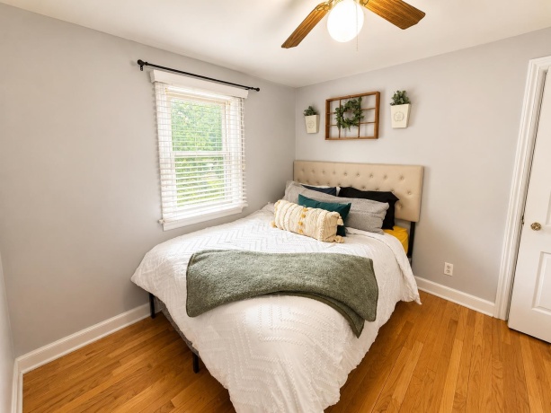 325 Oak Knolls, ROCKFORD, Illinois 61107, 3 Bedrooms Bedrooms, ,2 BathroomsBathrooms,House,For Sale,Oak Knolls,202604582