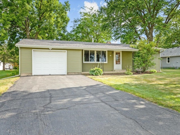 212 North, DURAND, Illinois 61024, 2 Bedrooms Bedrooms, ,2 BathroomsBathrooms,House,For Sale,North,202604585
