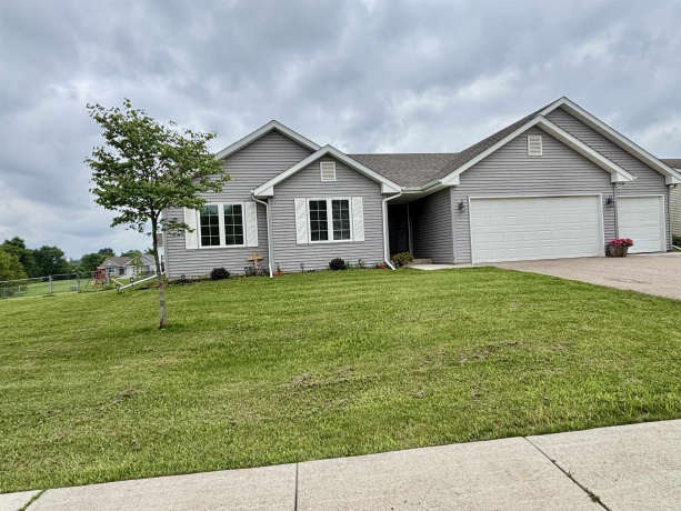 205 Sundance, CAPRON, Illinois 61012, 3 Bedrooms Bedrooms, ,2 BathroomsBathrooms,House,For Sale,Sundance,202604093