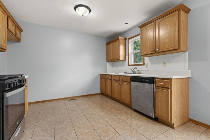 3122 Chanters, ROCKFORD, Illinois 61109, 3 Bedrooms Bedrooms, ,2 BathroomsBathrooms,House,For Sale,Chanters,202604591