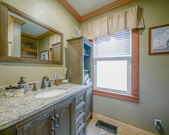 204 Elkhorn, POLO, Illinois 61064, 1 Bedroom Bedrooms, ,1 BathroomBathrooms,House,For Sale,Elkhorn,202604596