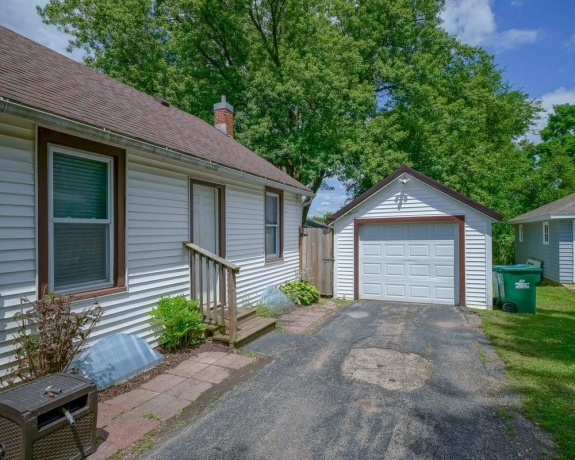 204 Elkhorn, POLO, Illinois 61064, 1 Bedroom Bedrooms, ,1 BathroomBathrooms,House,For Sale,Elkhorn,202604596